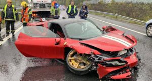 Ferrari_SF90_Stradale_crash_1