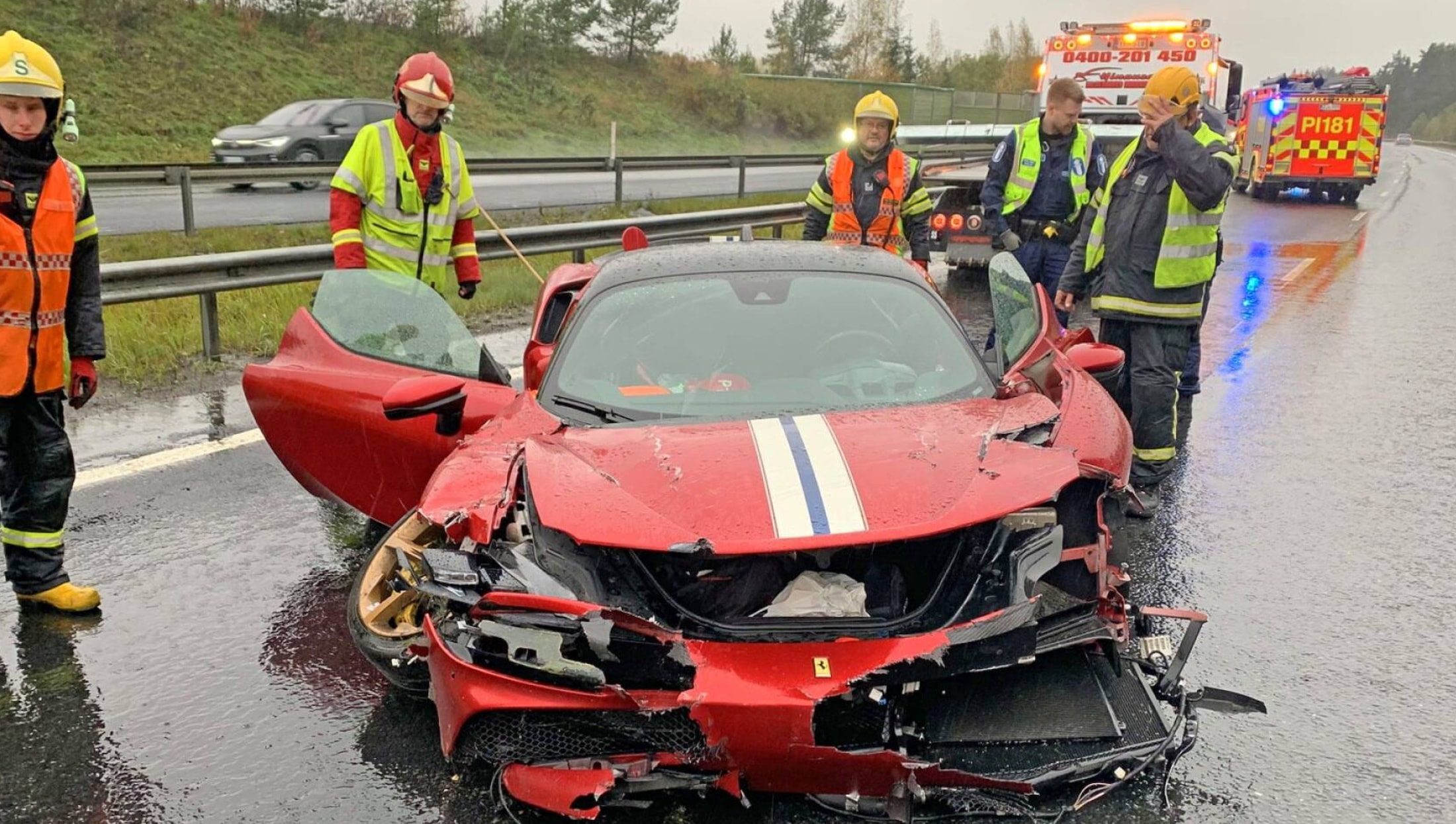 Ferrari_SF90_Stradale_crash_4